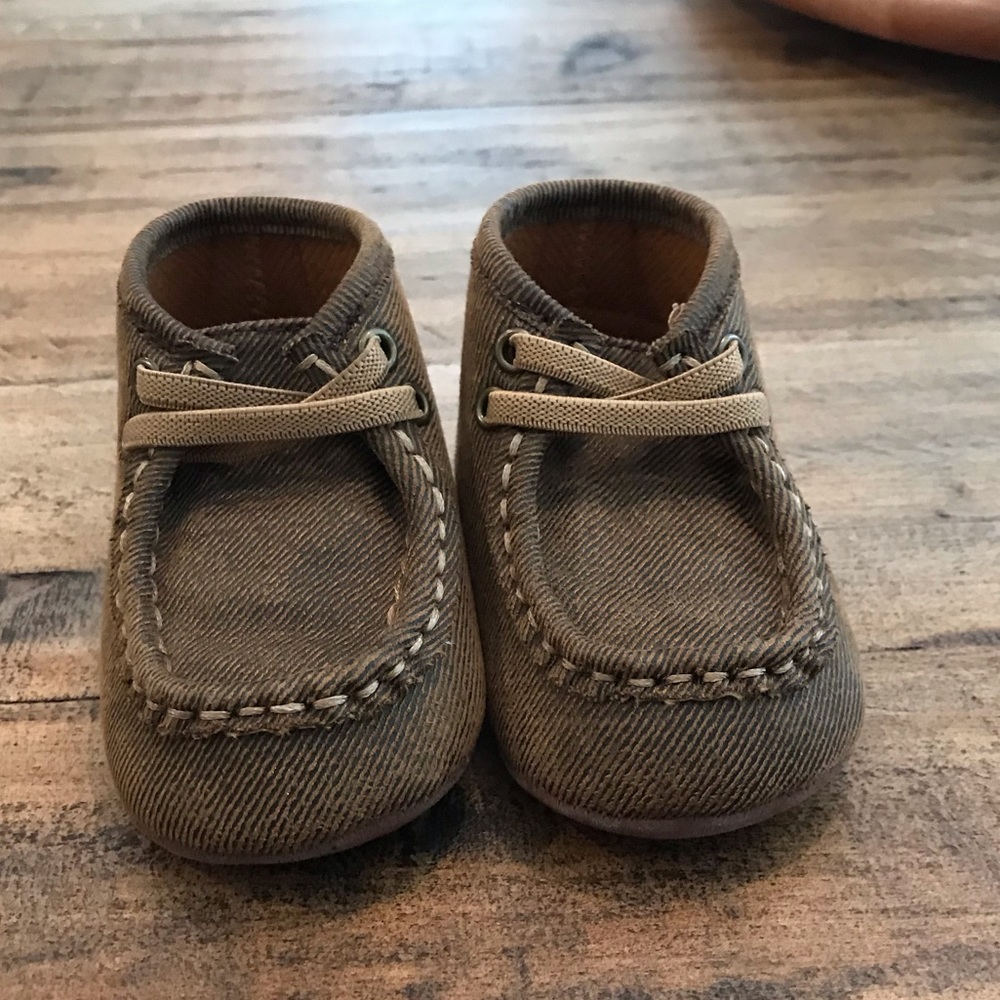 Twisted X infant Mocs - size 2
